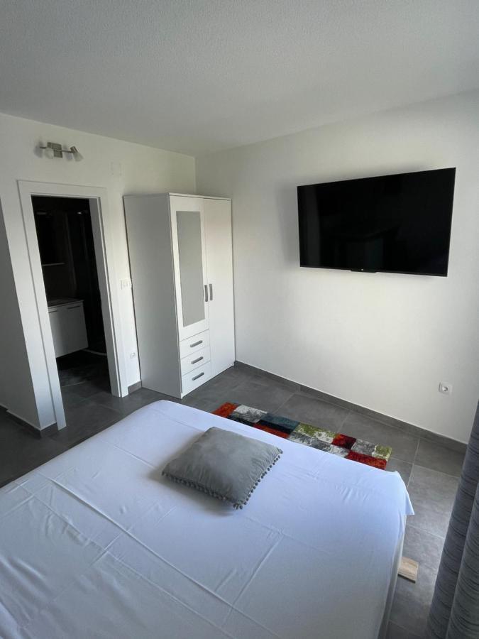 Villa Milena Sweet Apartment-With A Pool Trogir Exterior foto