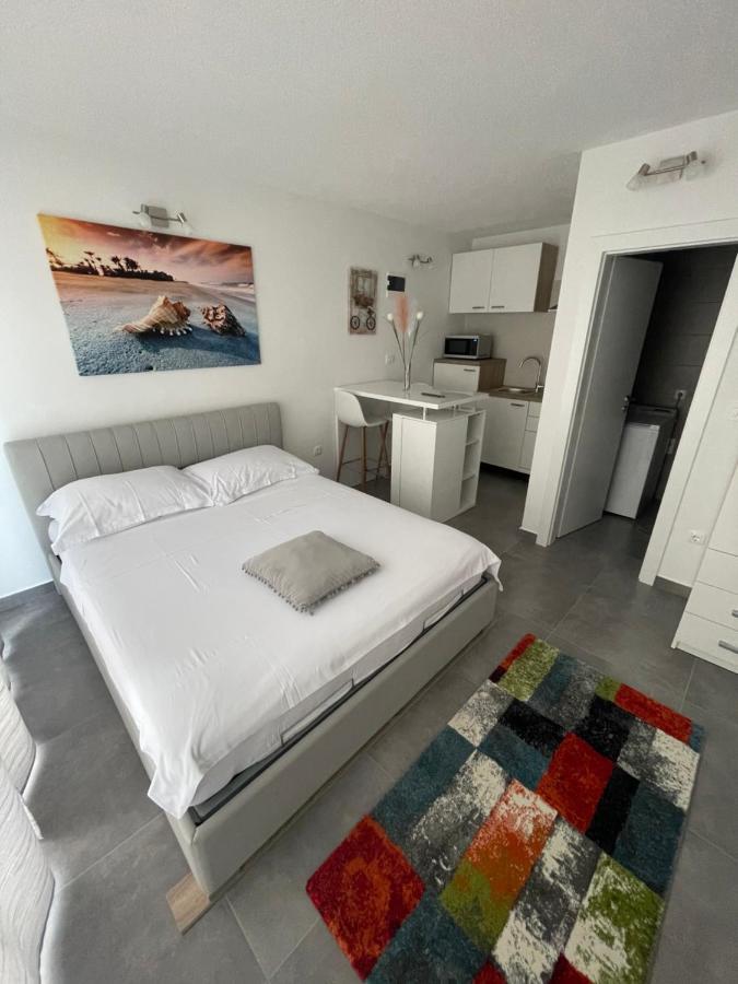 Villa Milena Sweet Apartment-With A Pool Trogir Exterior foto