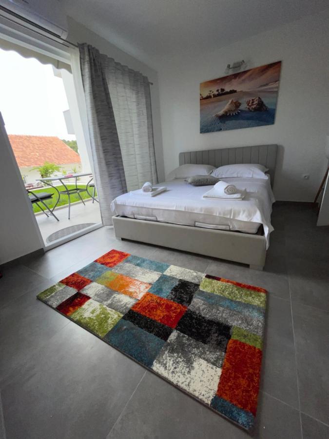 Villa Milena Sweet Apartment-With A Pool Trogir Exterior foto