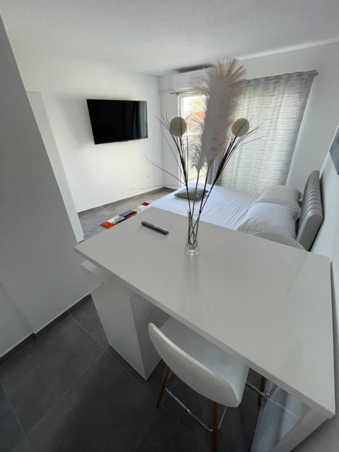 Villa Milena Sweet Apartment-With A Pool Trogir Exterior foto