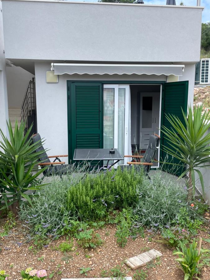 Villa Milena Sweet Apartment-With A Pool Trogir Exterior foto